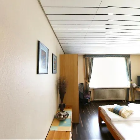Statement Hotel *